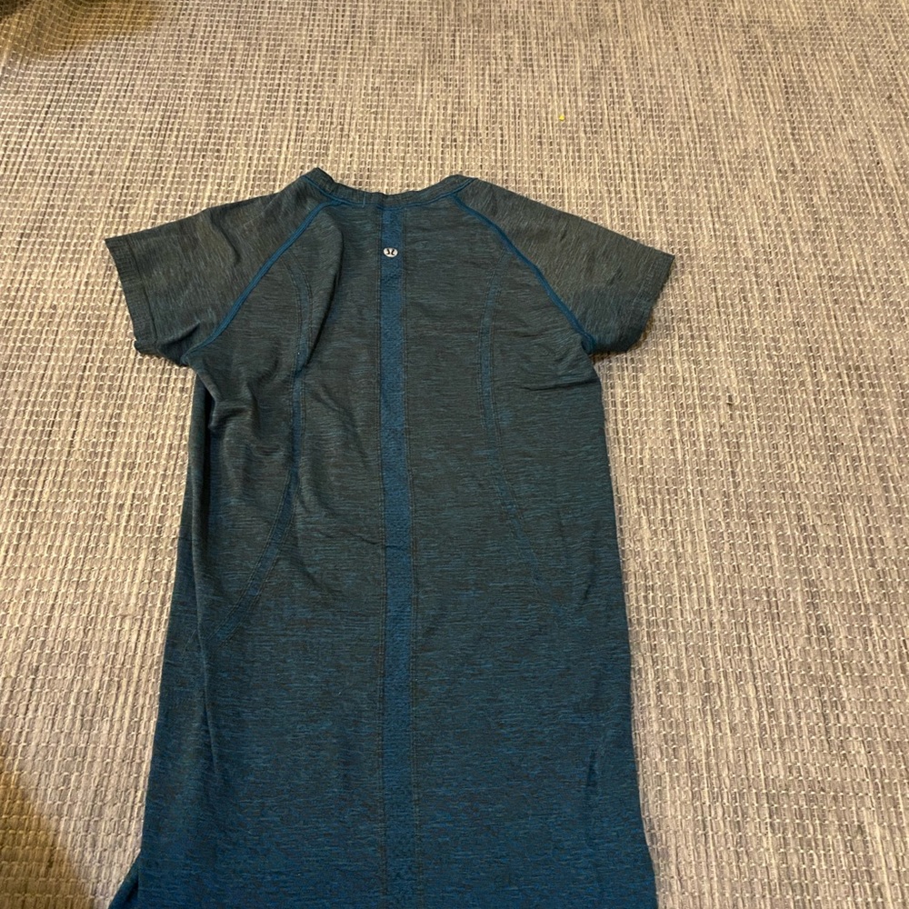 SWIFTLY TECH SHORT SLEEVE LULULEMON
